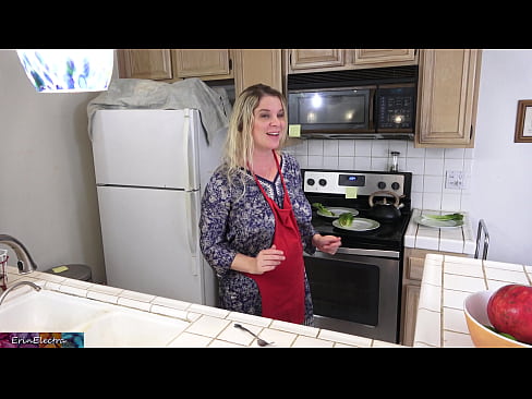 ❤️ Stepmom wî di metbexê de şîr berî dîroka wî ❤ Porno li ku.passiveincome1.ru